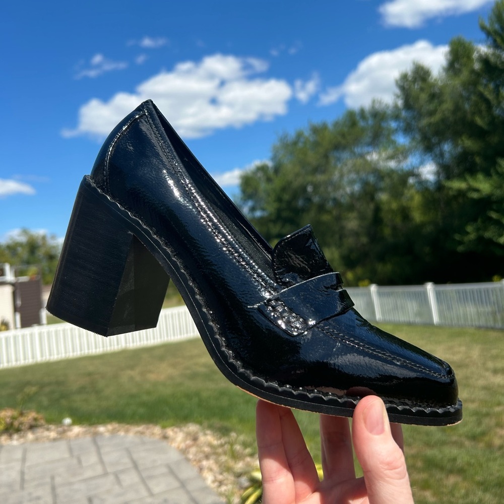 Vince Camuto Carigina Black Patent Leather Stacked Heel Square Toe 90s Loafers 9